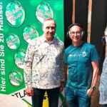 Vertreter der Aktion „Zamm geht’s“ bei einem Interview zur Spielplatzaktion